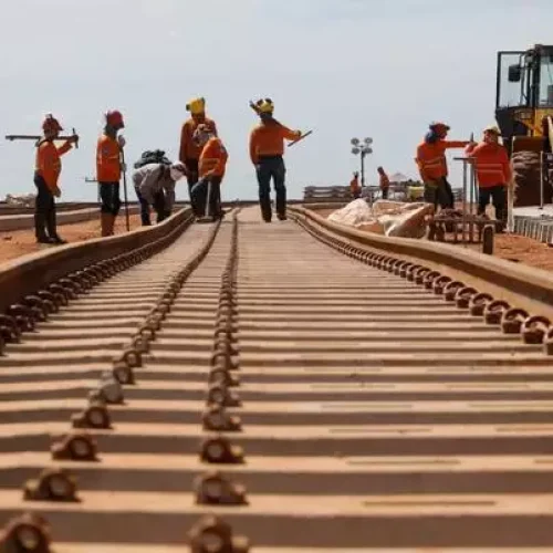 Governo acelera projetos ferroviários para impulsionar escoamento do agro em Mato Grosso